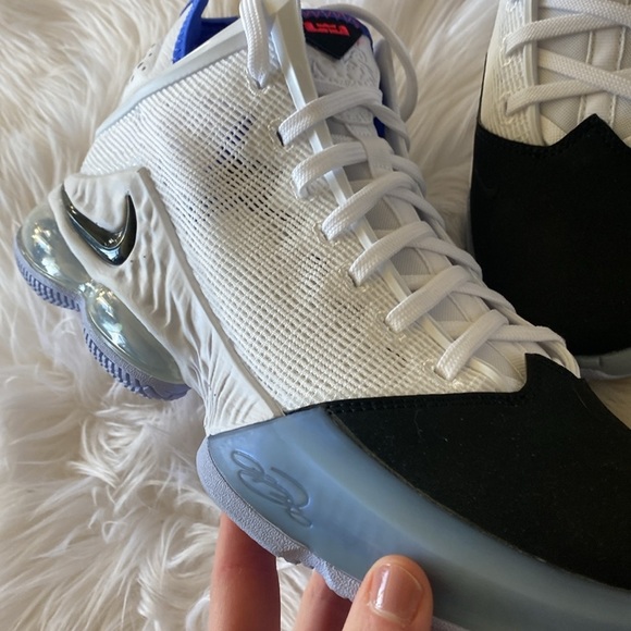 SALE!! 🎁 NIKE LEBRON 19 Low basketball Men 10 - Picture 7 of 16